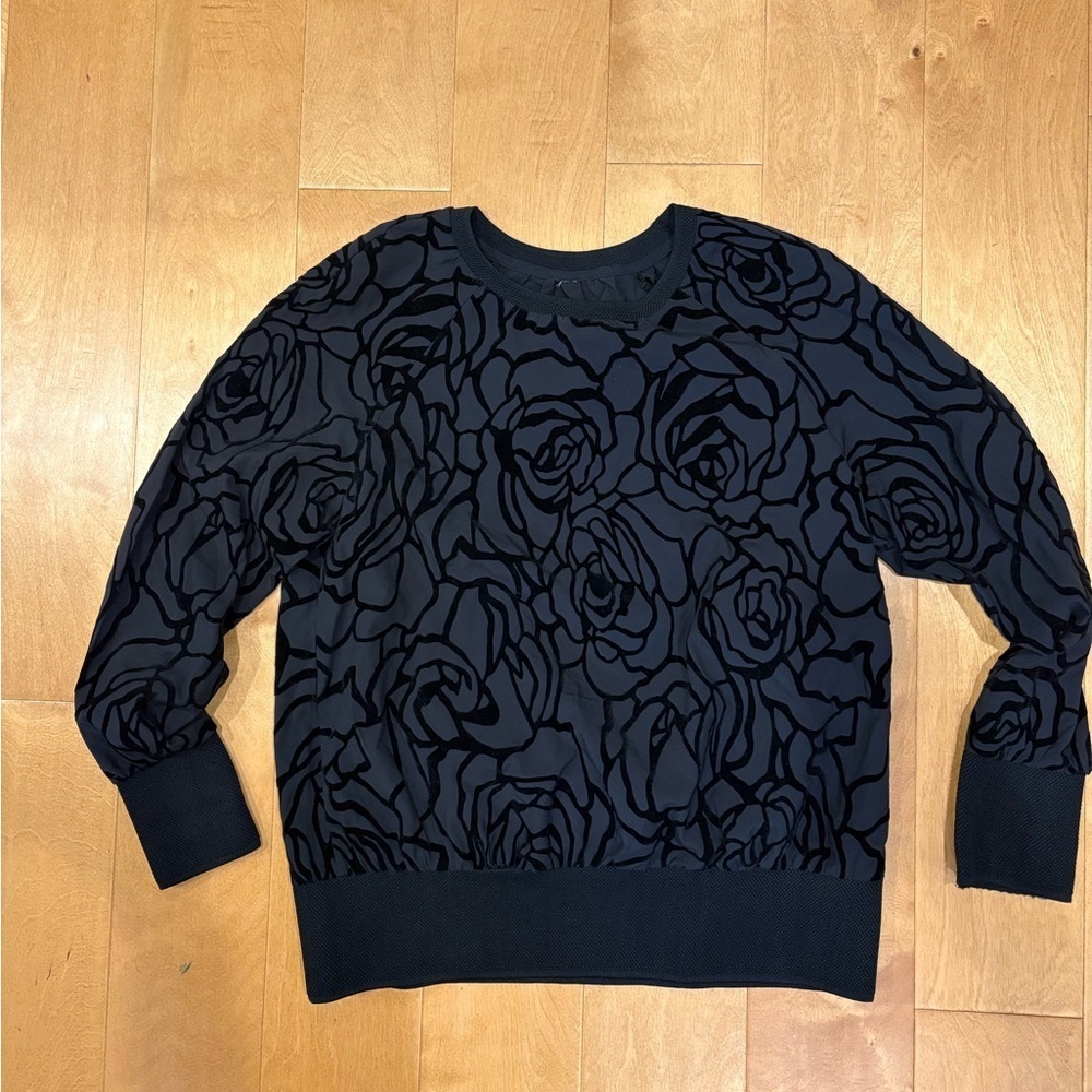 Fabletics velvet roses Lola top black sz L - Picture 2 of 5